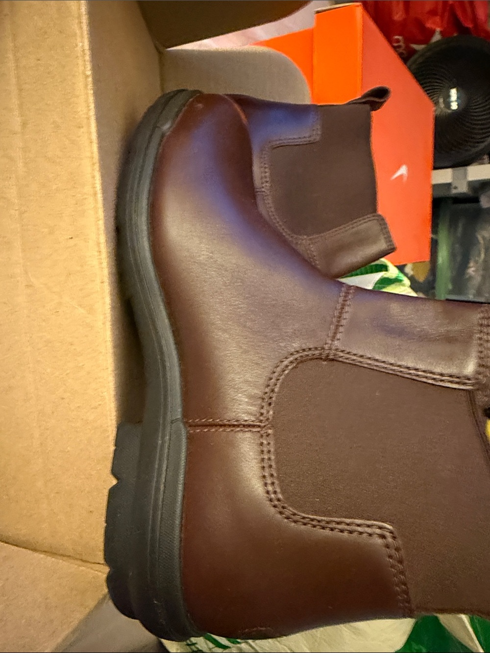 Ugg - Picture 4 of 7